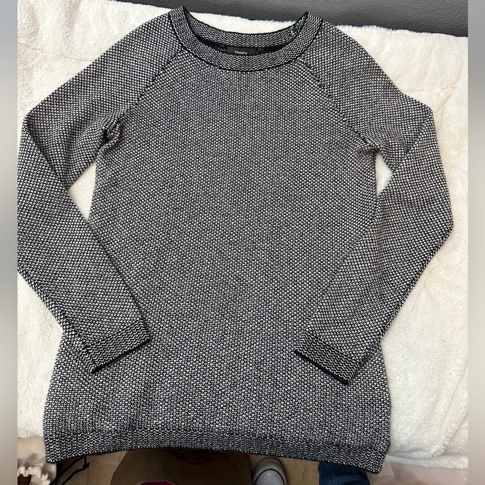 Theory cashmere textured knit pullover sweater - Picture 2 of 5